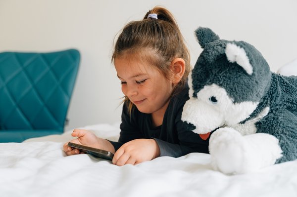 Découvrez la peluche chien géant : le compagnon parfait des enfants