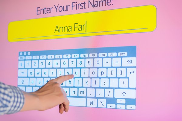 Prénoms : significations cachées et tendances à connaître